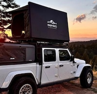 Lightweight Cubic Rooftop Tents Image 2