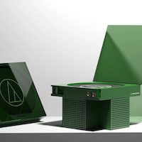 Art Gallery Turntables Image 2