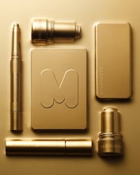 Metallics-Forward Makeup Capsules Image 2