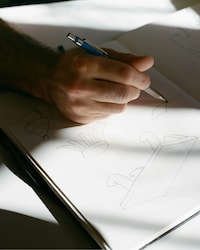 Dynamic Legged Furniture Image 3