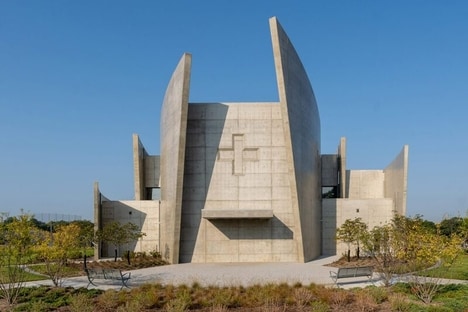 Curved Concrete Chapels