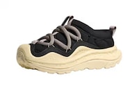 Dynamic Trail Running Shoes Image 3