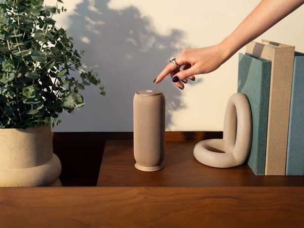Adaptive Room Speakers