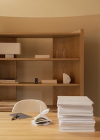 Curved Oak Shelving Image 4
