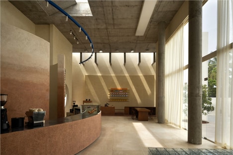 Beach-Inspired Caf&eacute; Interiors