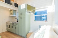 Hyper-Efficient Tiny Homes Image 3