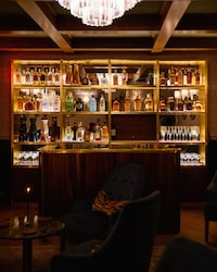 Sophisticated Members-Only Cocktail Lounges Image 1