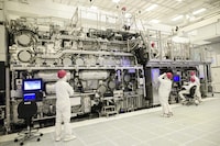 High-NA EUV Lithography Tools