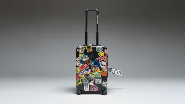 Durable Minimalist Luggage Campaigns