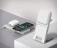 Collapsible Triple-Device Chargers Image 2