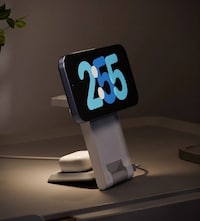 Collapsible Triple-Device Chargers Image 3