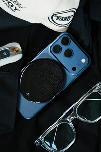 Wireless Pebble Chargers Image 2
