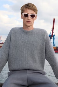 Luxe Minimalist Eyewear Frames Image 3