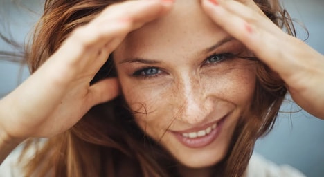 Dual-Wavelength Skin Lasers