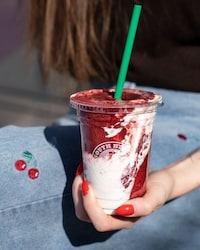 Floral Springtime Smoothie Drinks Image 1