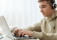 Enhanced AI-Supported Learning Tools