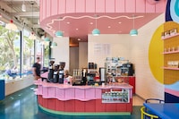 Maximalist Micro Caf&eacute;s Image 2