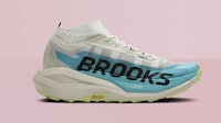 Carbon-Plated Trail Racing Sneakers