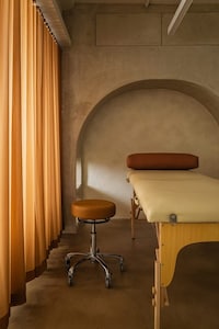 Dune-Like Tattoo Parlours Image 3