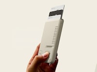 80s-Era Smartphone Wallets Image 4