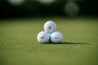 Low-Compression Junior Golf Balls Image 2