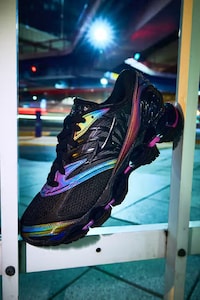 Iridescent Running Shoes Image 3