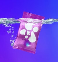 Nutrient-Replenishing Bath Soaks Image 1