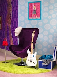 Y2K Pop Star Accommodations Image 2