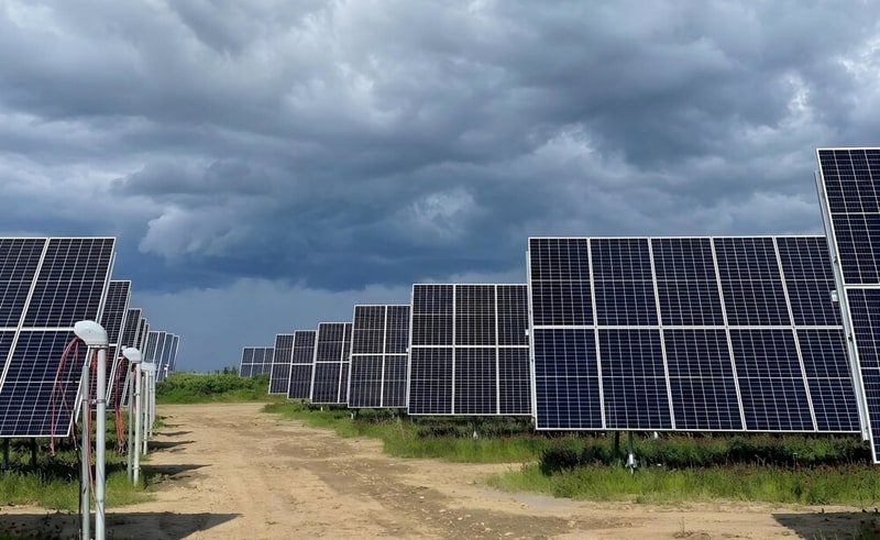 Terrain-Adaptive Solar Tracking Article Thubnail