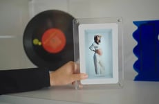 Consumer Holographic Photo Frames