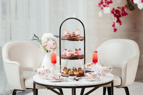 Elegant Spring-Forward Experiences