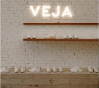 Minimalist Footwear Retail Designs Image 3