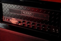 90s-Inspired Amp Heads Image 1