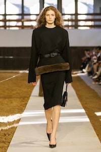 Chic Fall Fashion Capsules Image 2