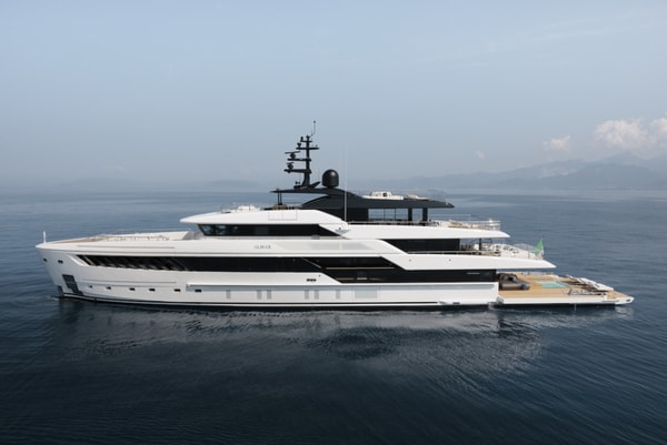 Fuel-Cell-Powered Superyacht Designs
