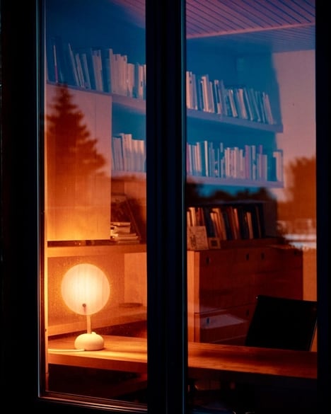 Halo-Like Gradient Lamps