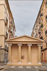 Monument-Inspired Large-Scale Installations Image 2