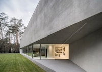 Modern Triangular Houses Image 3