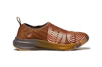Split-Toe Running Shoes Image 2