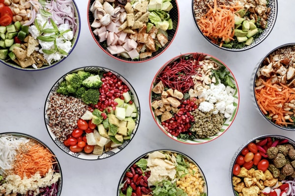 Build-Your-Own Salad Concepts