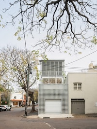 Adaptive Corner Houses Image 1