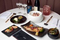 Easter-Celebrating Cracking Restaurant Feasts Image 3