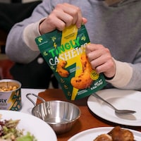 Tingly Cashew Snacks Image 2