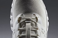Runner-Inspired Leisure Sneakers Image 3