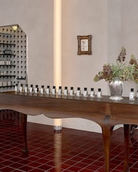 Fragrance Store Interiors Image 2