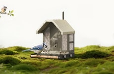 Durable AI-Connected Bird Feeders