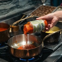 Co-Branded Marinara Sauces Image 1