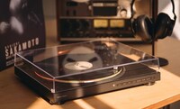 Slim Fuss-Free Turntables Image 6