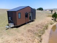 Single-Level Tiny Homes Image 2