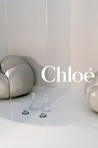 Luxe Tomato-Shaped Chairs Image 3